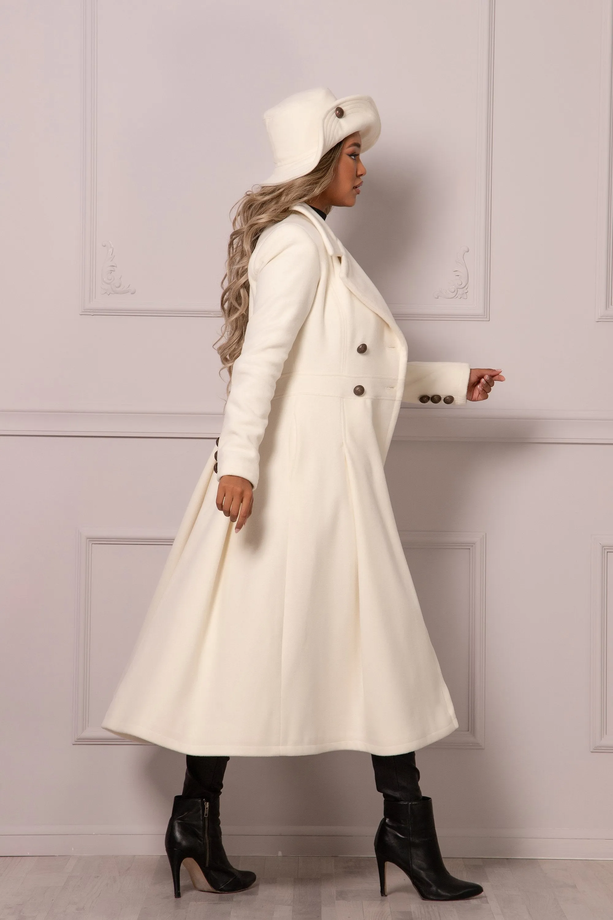 EXTRAVAGANT TRENCH COAT