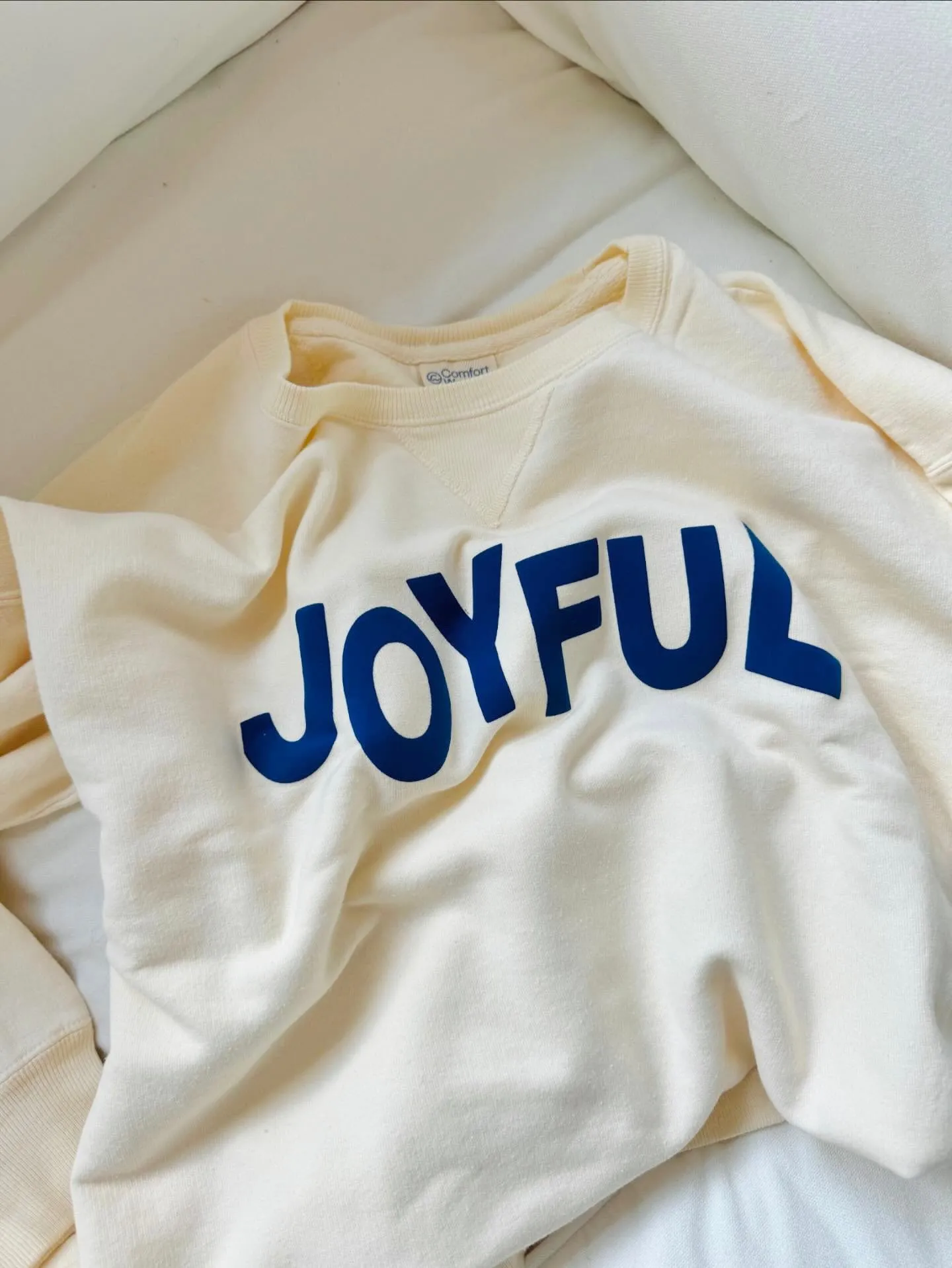 JOYFUL Sweatshirt