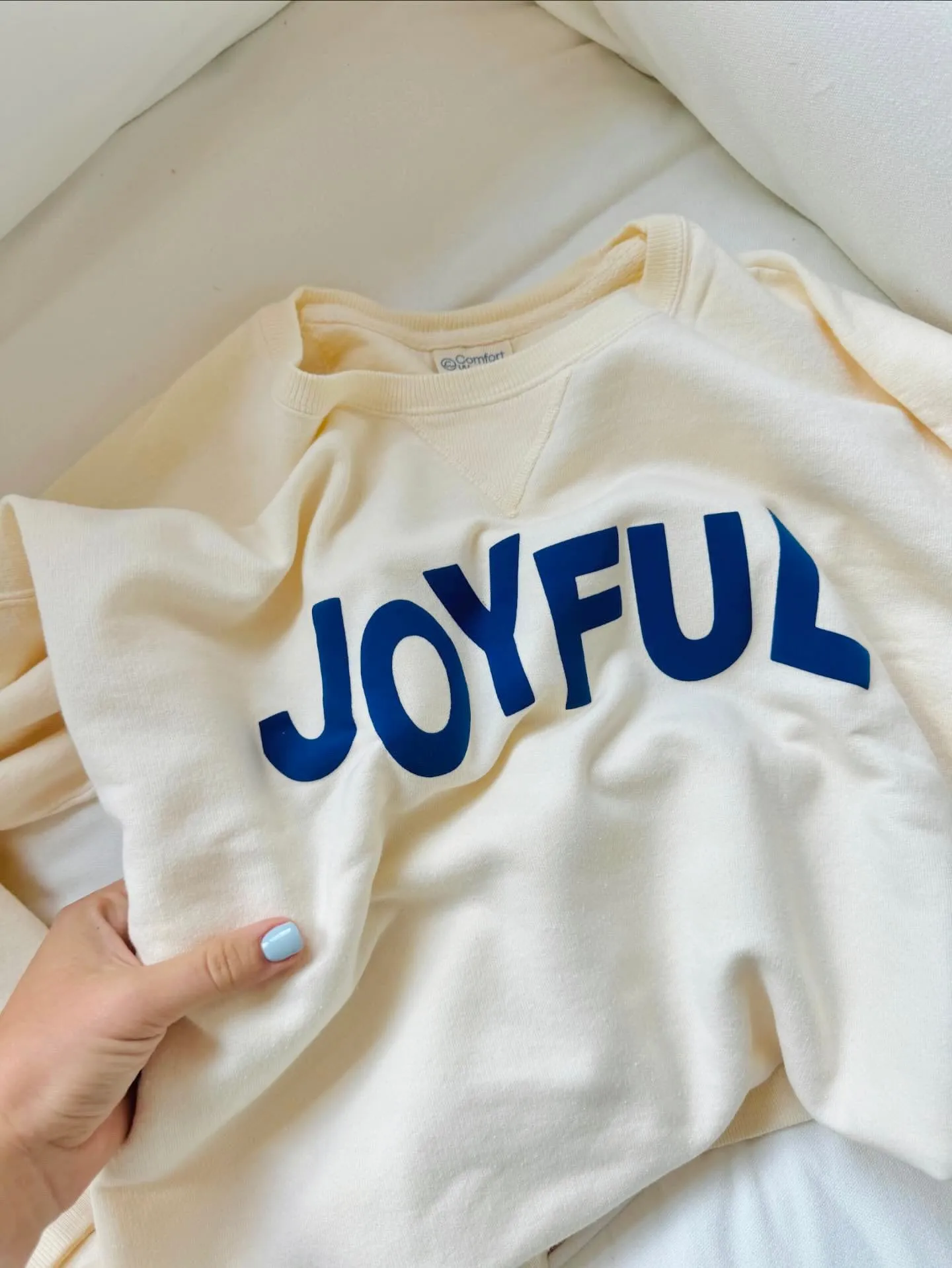 JOYFUL Sweatshirt